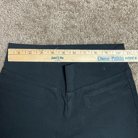 GUESS BLACK STRETCH PANTS WITH FRONT & BACK SLIT POCKETS. PULL ON. SIZE XS. - Picture 6 of 9